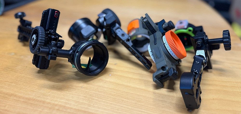 bowsightreview | Whale-Tales Archery A pile of compound bow sights